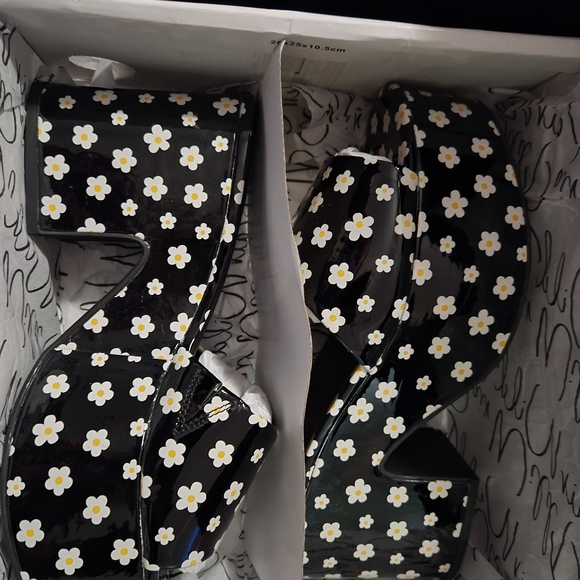 Wild Pair Black Floral Women's Shoes - Picture 3 of 12